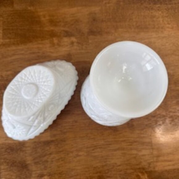 Vintage Milk Glass EO Brody Vase and Complementary Oval Dish Set - Picture 6 of 7